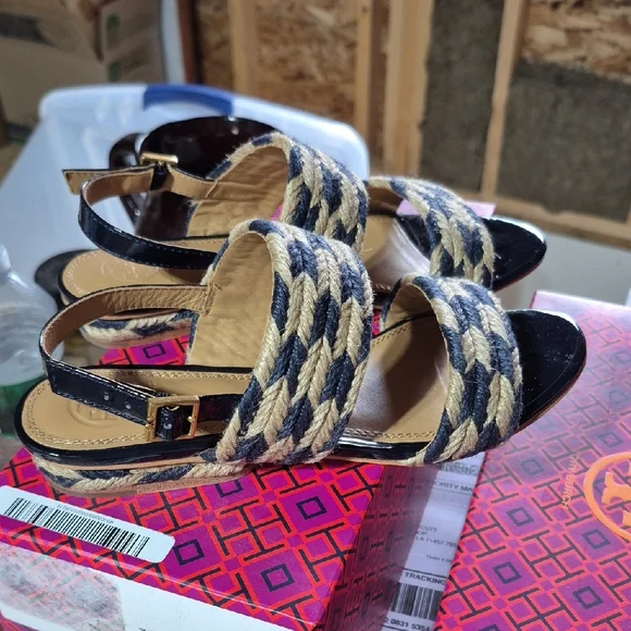 Tory Burch Stylish Navy Blue and Tan Jute Women's Sandals. Size 6 - Picture 5 of 8